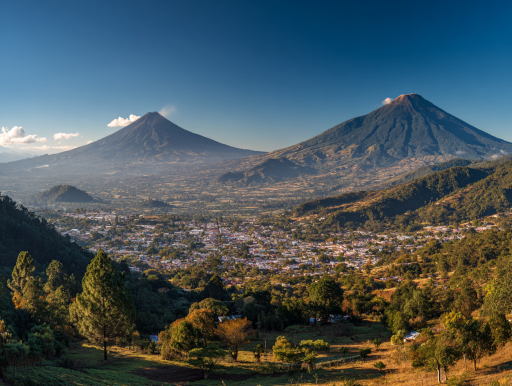 グアテマラ・アンティグアを囲む3つの火山(アグア、フエゴ、アカテナンゴ)|鹿児島コーヒー addCoffee