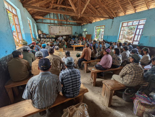 約400名の小規模農家で構成されるアペカフォーム協同組合の集会|鹿児島コーヒー addCoffee